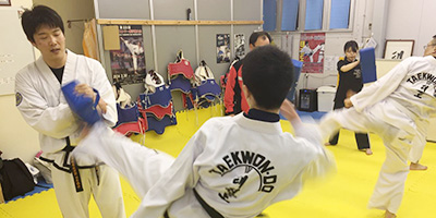 キックアーツ・テコンドー初心者・青年・壮年クラス